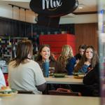 students eating lunch together