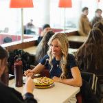 students eating lunch together