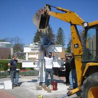 Welding & Construction Students with Grounds Crew Erect SSTS