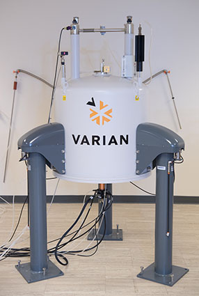 Varian 400-MR Nuclear Magnetic Resonance Spectrometer