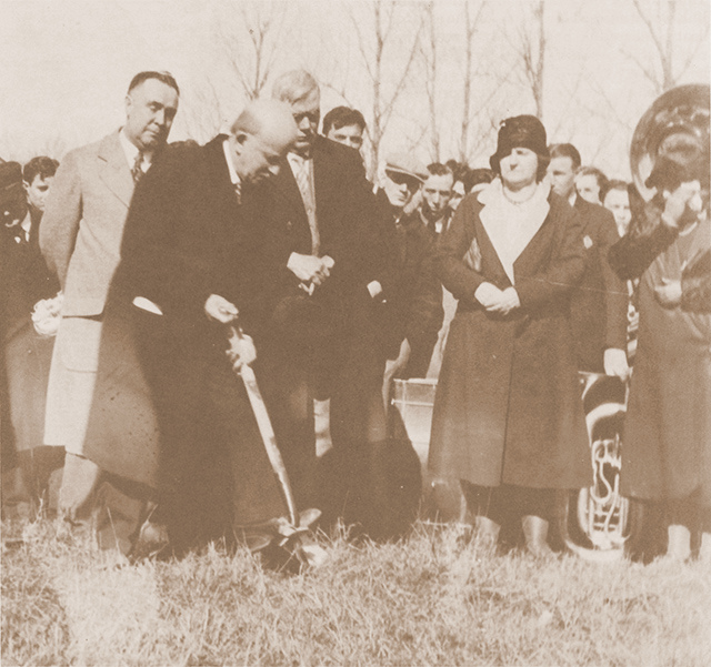 Groundbreaking cerimony for alumni building