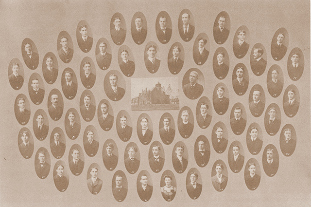 1902 pharmacy class picture