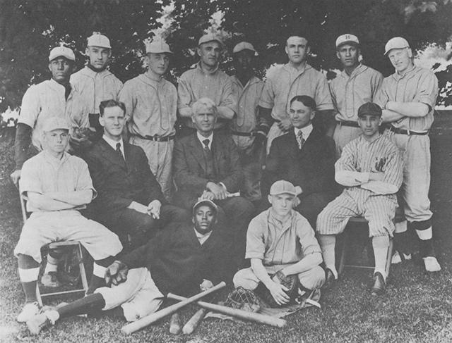 1919 baseball team included minority students