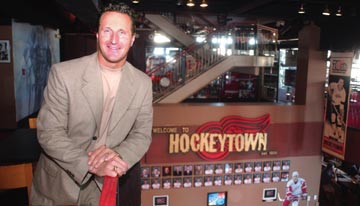 Dan Linnen at Hockeytown Cafe