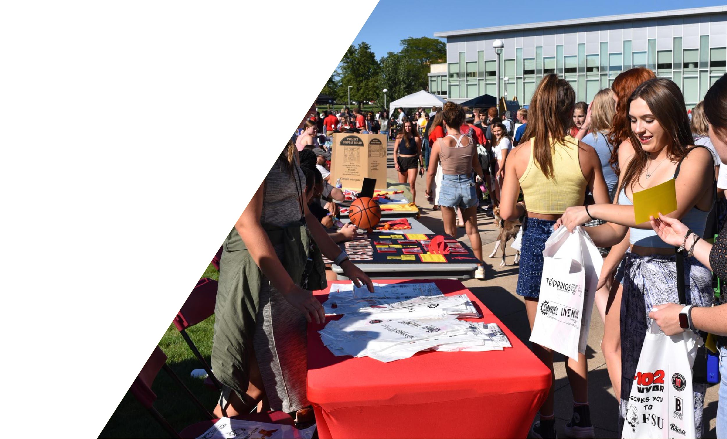 Students in quad at Ferris