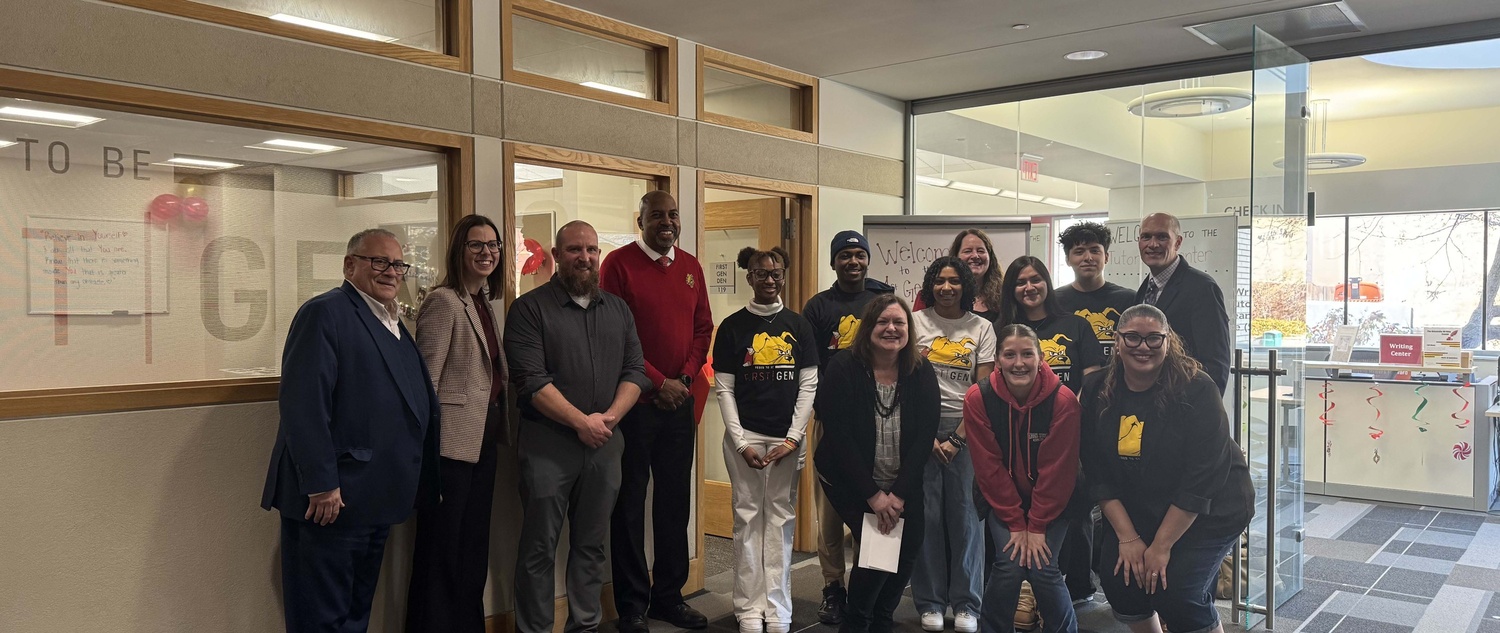 Photo of students, faculty, and administrators