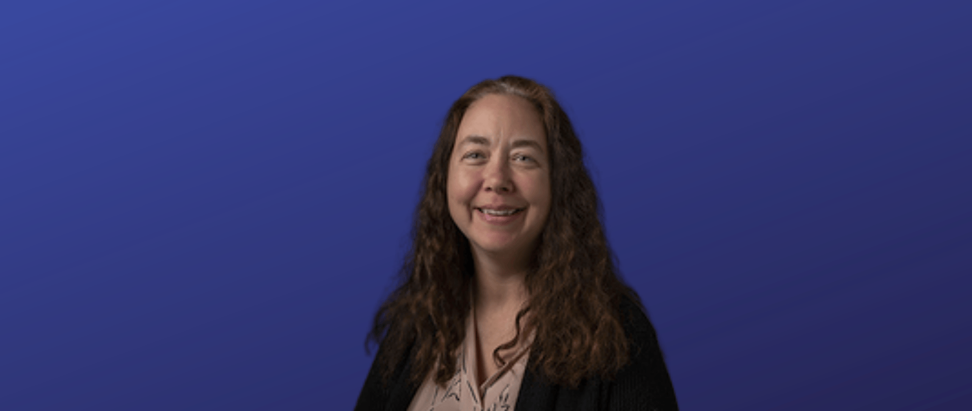 headshot of leslie sukup