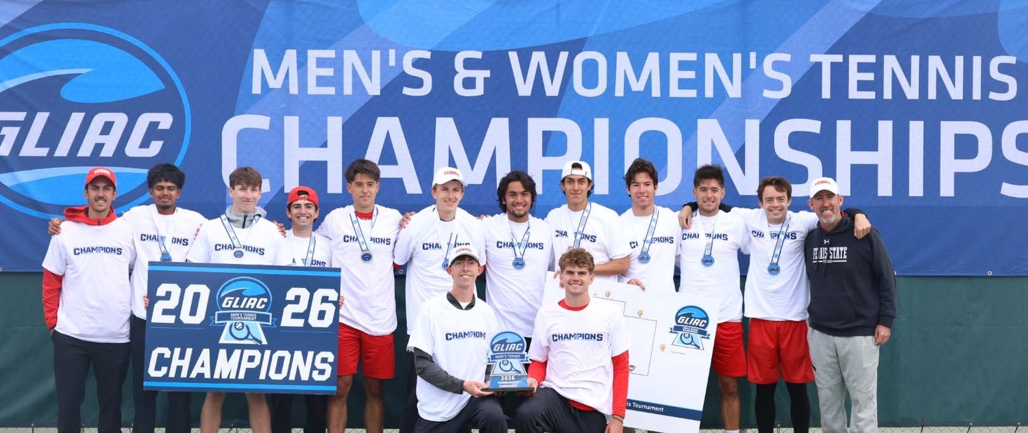 Team photo of the men's tennis team
