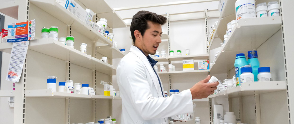 A pharmacy student with Ferris State University's College of Pharmacy.