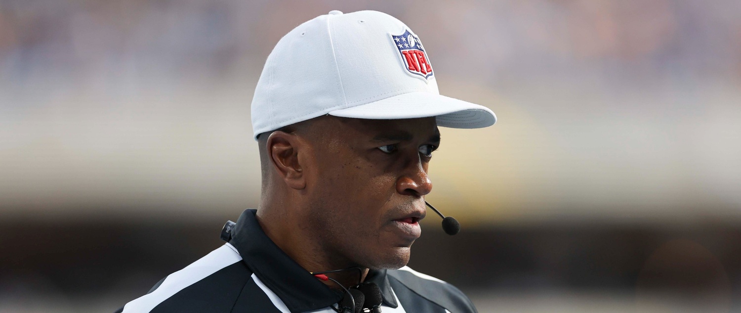 Action shot of Shawn Smith during an NFL game