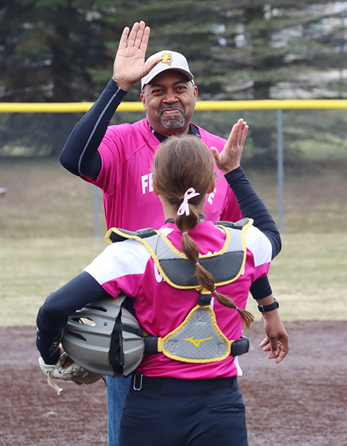 Bulldog softball raises funds for cancer research