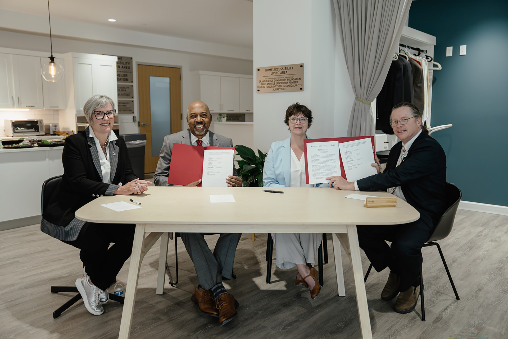 Kendall College of Art and Design of Ferris State University partners with Disability Advocates signing