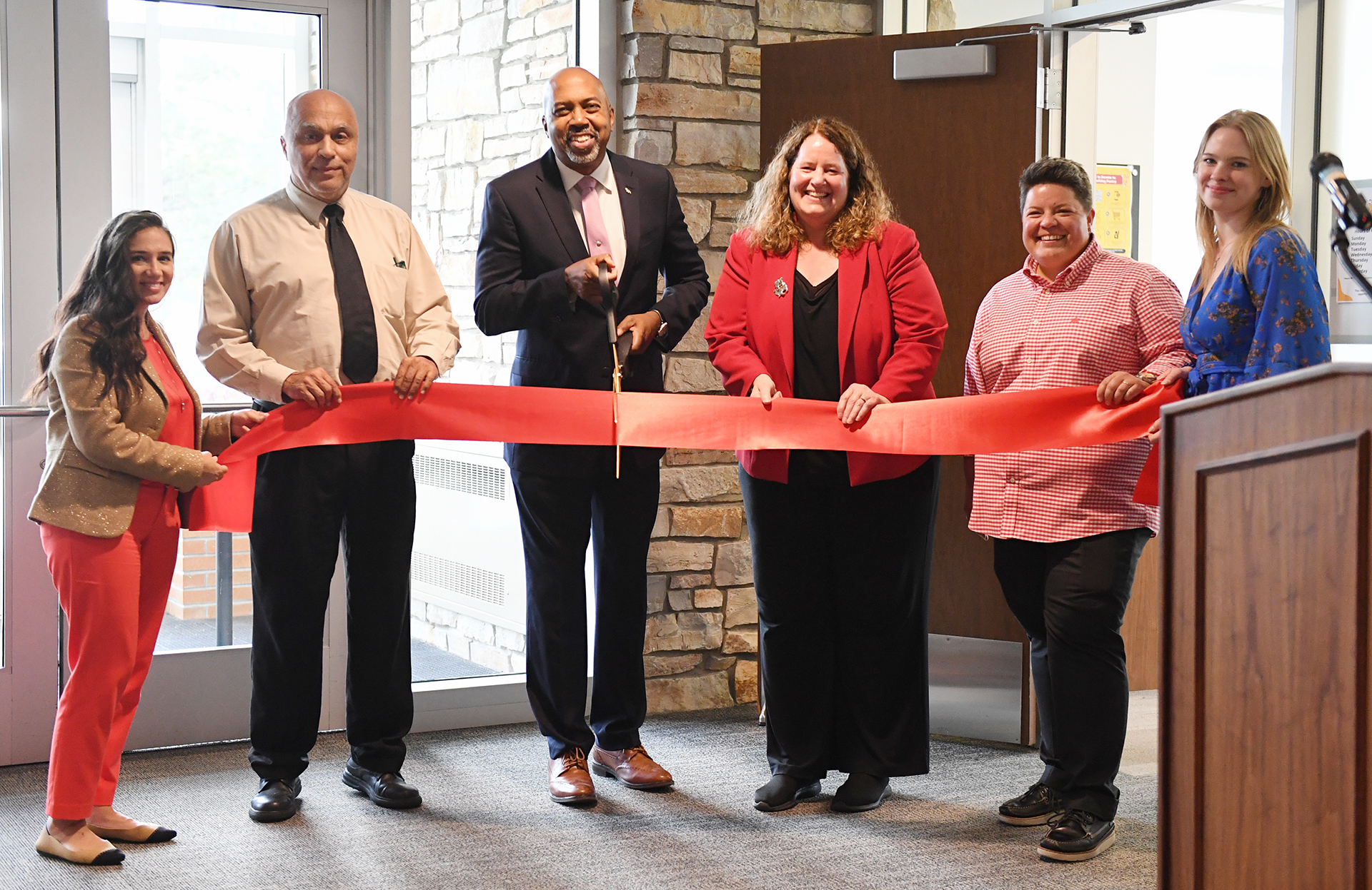Bulldog Pantry ribbon-cutting ceremony photo
