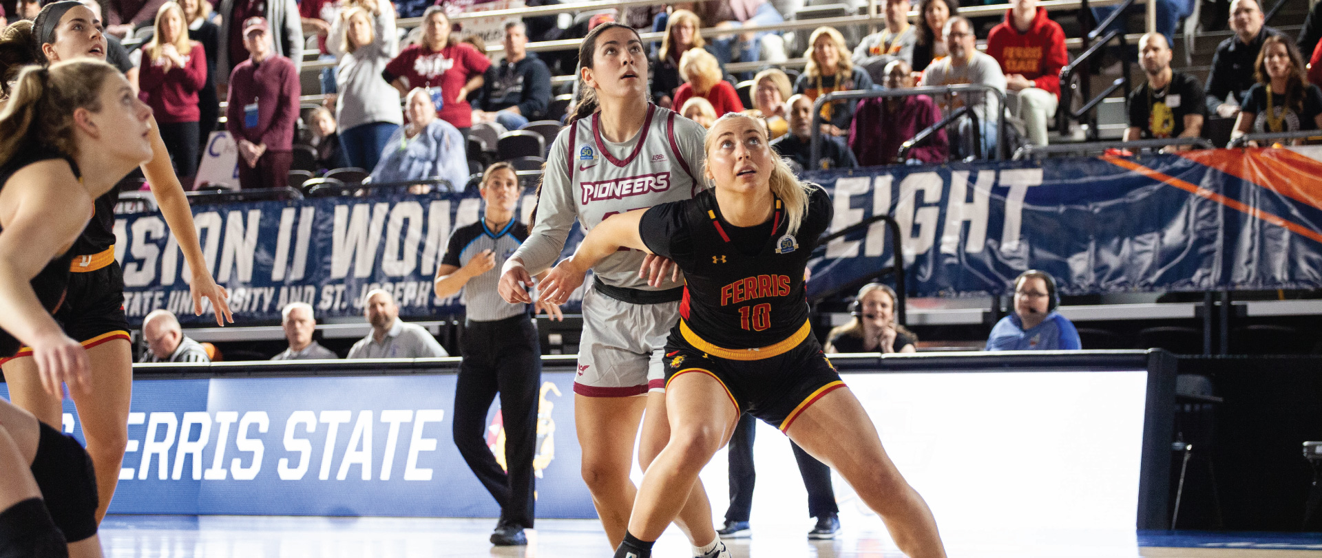 Chloe Idoni competing for Ferris State in the NCAA tournament