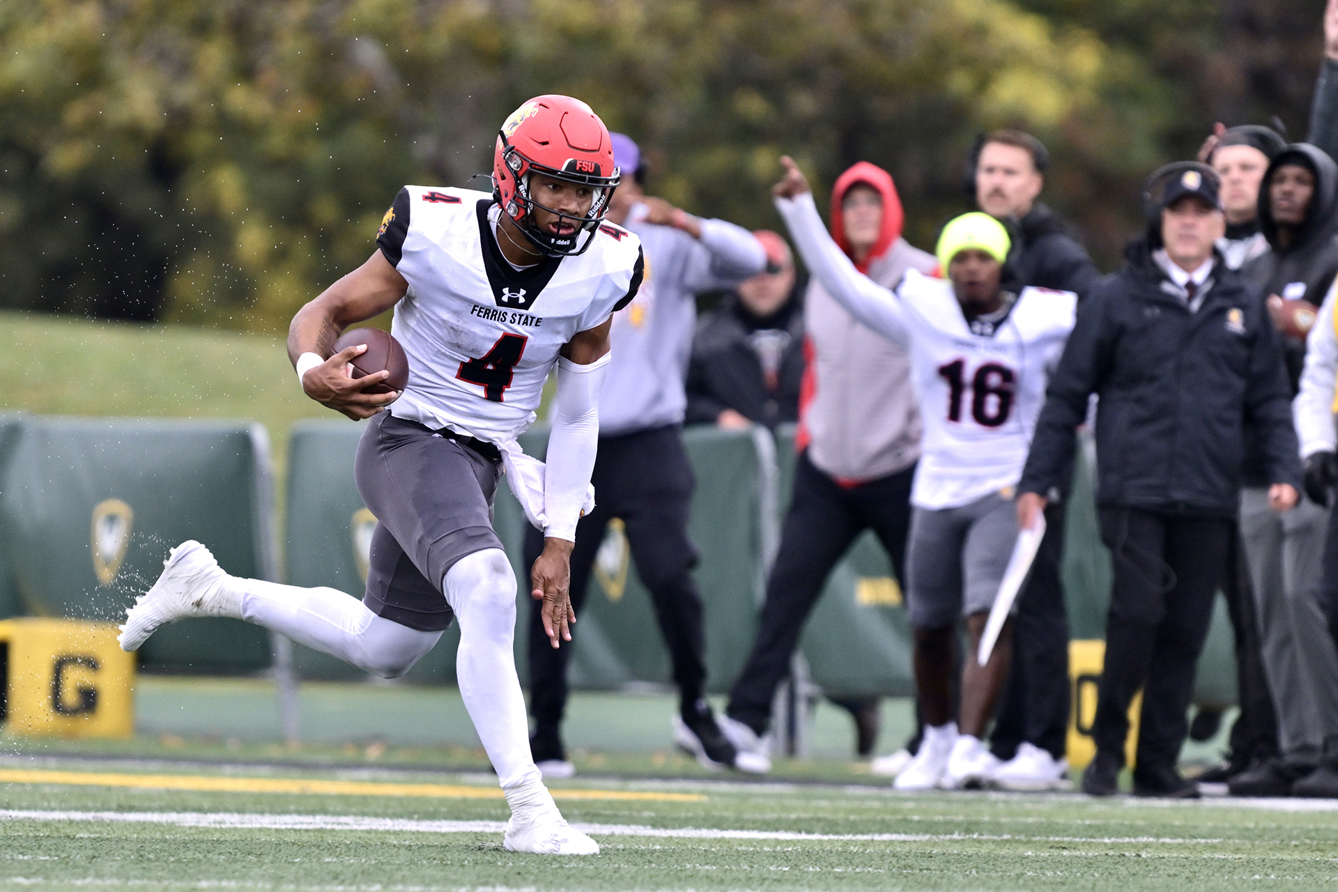 Ferris State quarterback Trinidad Chambliss named GLIAC Offensive Player of the Week