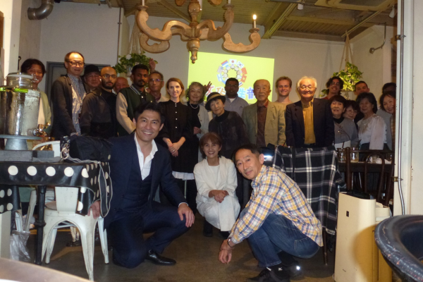 large group of japanese students