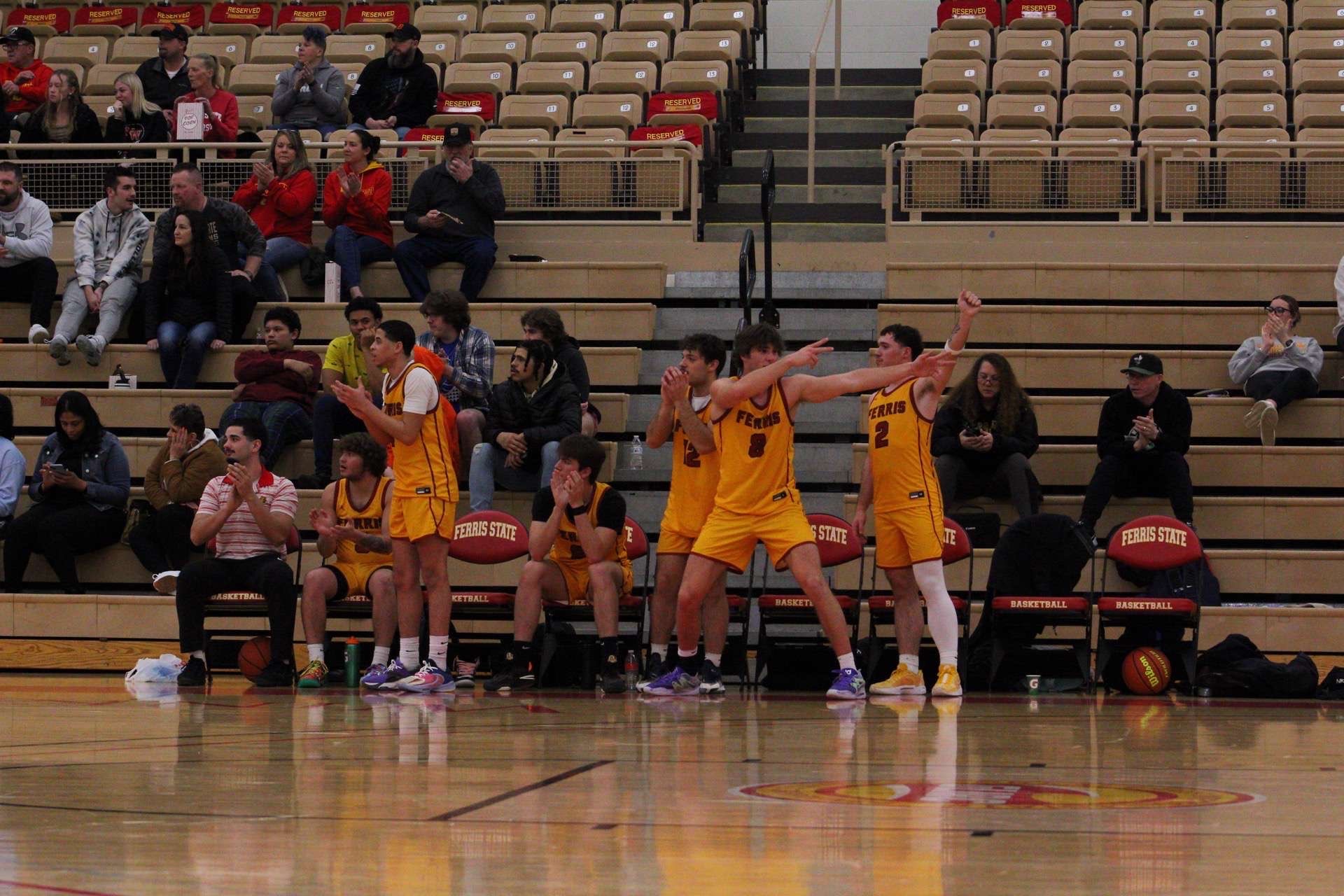 Men's basketball bench
